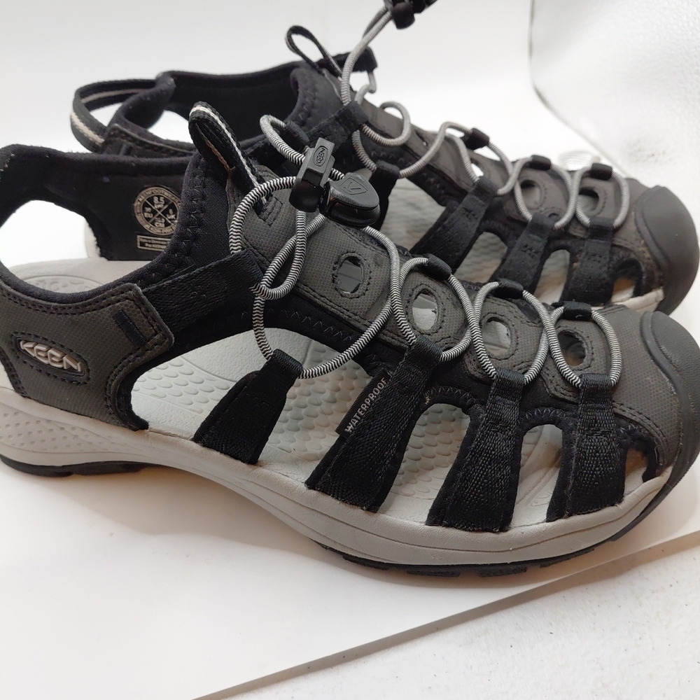 WOMENS KEEN ASTORIA WEST SANDALS IN BLACK GREY SIZE 8.5 EXCELLENT